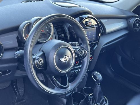 Used 2015 MINI Cooper 4-Door Hardtop image 13