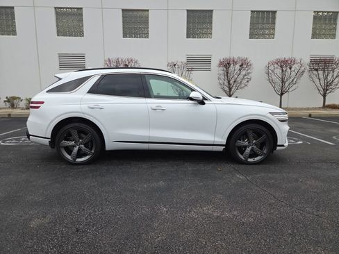 Used 2025 Genesis GV70 3.5T Sport w/ Sport Advanced Package image 9