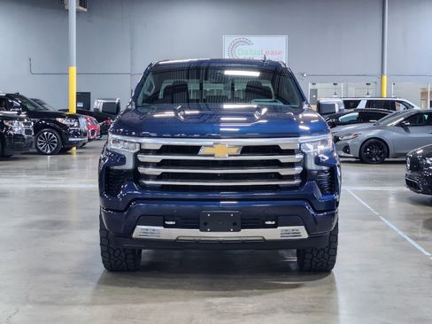 Used 2023 Chevrolet Silverado 1500 High Country w/ High Country Premium Package AWD/4WD image 2