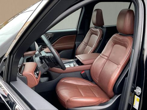 Used 2025 Lincoln Aviator Reserve w/ Illumination Package image 21