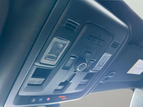 Used 2023 GMC Yukon Denali w/ LPO, Floor Liner Package AWD/4WD image 39