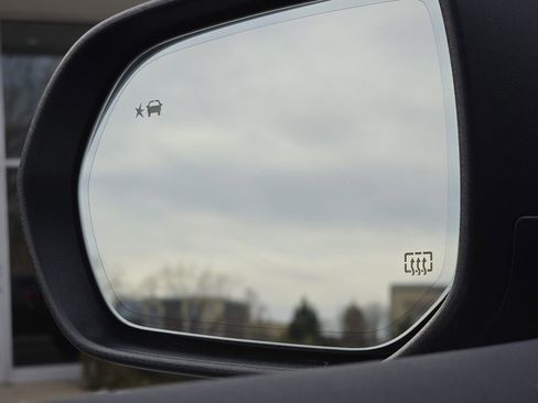 Certified 2025 Buick Enclave Preferred image 22