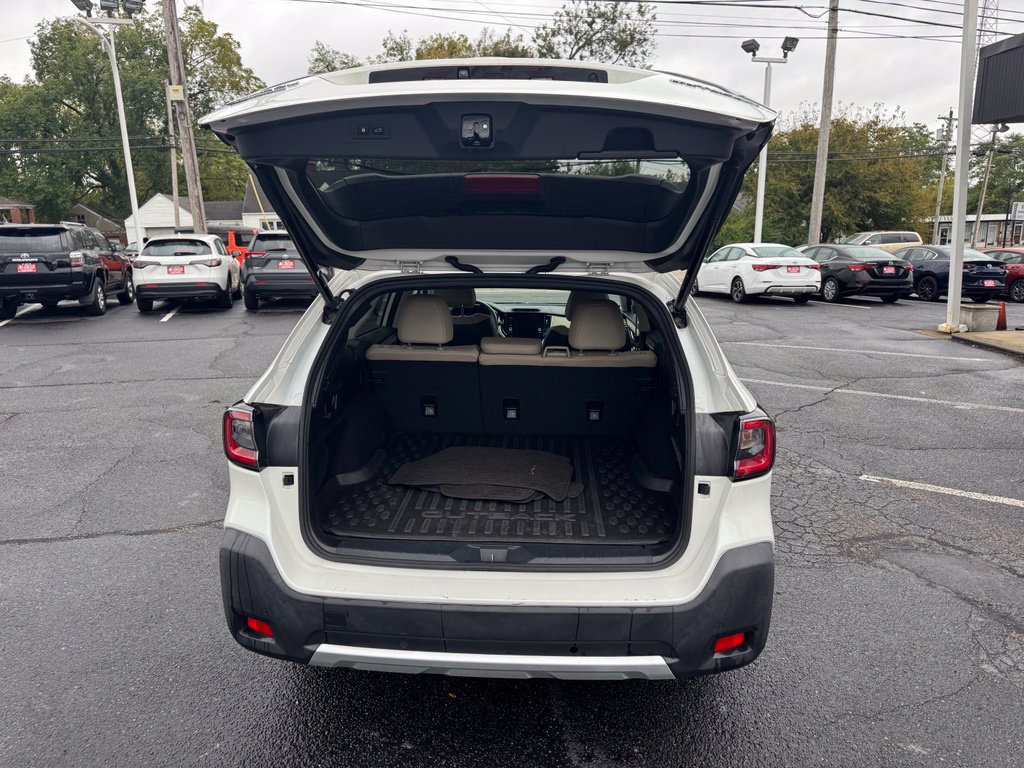 Used 2023 Subaru Outback Limited AWD/4WD image 13