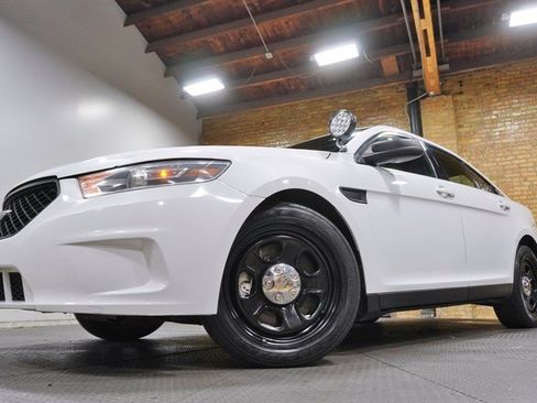 Used 2017 Ford Taurus Police Interceptor AWD image 3