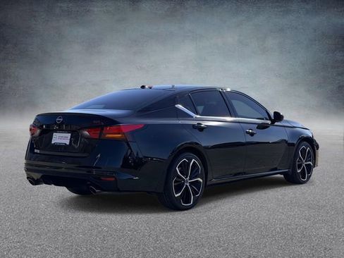 Used 2024 Nissan Altima 2.5 SR w/ SR Premium Package image 4