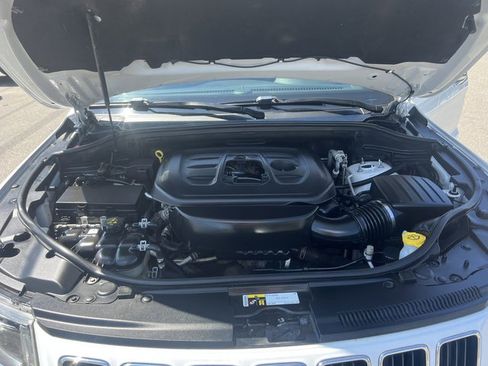 Used 2016 Jeep Grand Cherokee Limited image 9