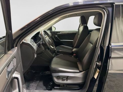 Certified 2022 Volkswagen Tiguan SE FWD image 13