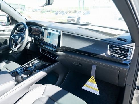 New 2026 Volkswagen Atlas Cross Sport SEL R-Line image 38