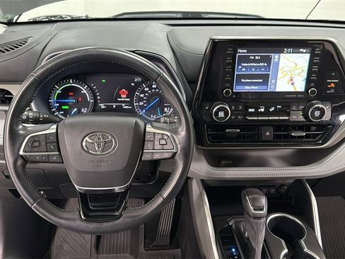Used 2020 Toyota Highlander XLE image 9