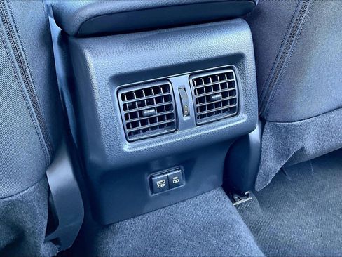 Used 2025 Toyota Camry LE image 32