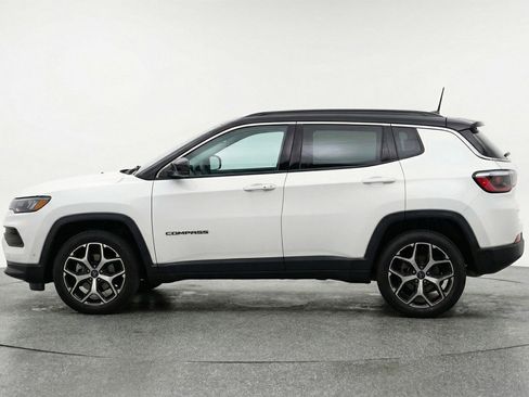Used 2025 Jeep Compass Limited AWD/4WD image 5