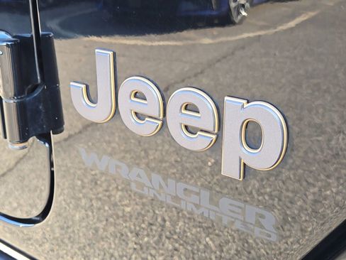 Used 2022 Jeep Wrangler Unlimited Rubicon image 4