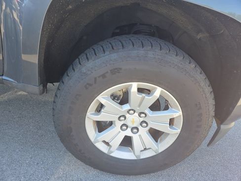 Used 2016 Chevrolet Colorado LT w/ LT Convenience Package RWD image 2
