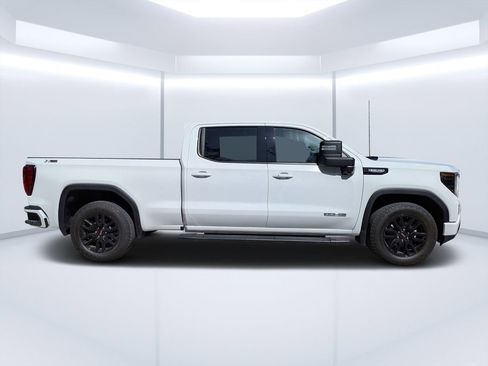 Used 2024 GMC Sierra 1500 Elevation w/ X31 Off-Road Package AWD/4WD image 2