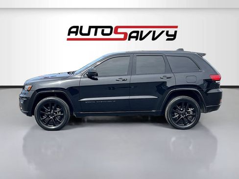 Used 2022 Jeep Grand Cherokee Laredo X AWD/4WD image 4