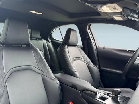 Certified 2025 Lexus UX 300h FWD image 30