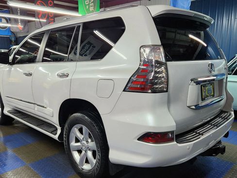 Used 2015 Lexus GX 460 image 4