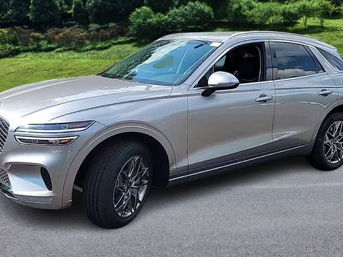 Used 2025 Genesis GV70 2.5T image 4
