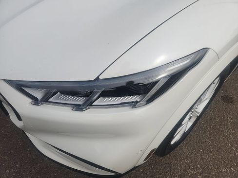Used 2022 Ford Mustang Mach-E Premium w/ Ice White Appearance Package AWD/4WD image 6