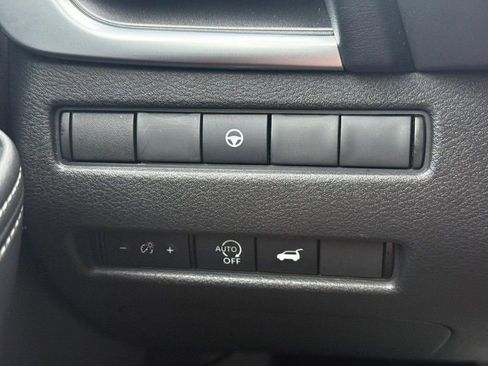 Used 2023 Nissan Rogue SV w/ SV Premium B Package image 29