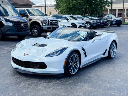 Used 2017 Chevrolet Corvette Grand Sport w/ Carbon Flash Badge Package RWD image 6