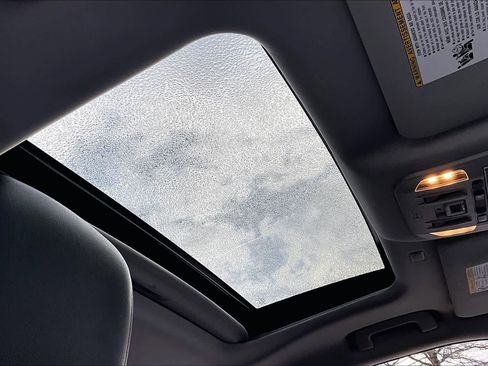 Used 2020 Toyota Highlander XLE image 13