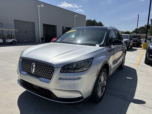 Used 2020 Lincoln Corsair AWD w/ Premium Package image 3