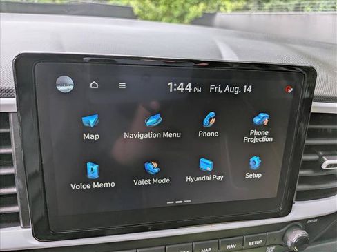 Certified 2025 Hyundai Venue Limited FWD image 32