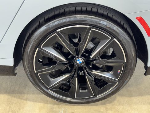 Used 2026 BMW 740i w/ Premium Package image 37