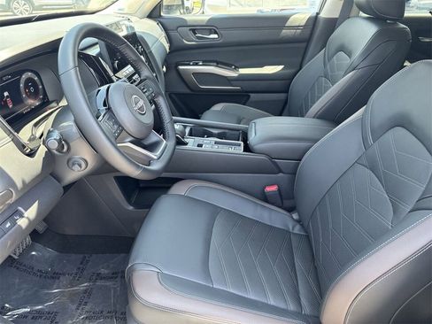 New 2025 Nissan Pathfinder Platinum w/ Cargo Package image 21
