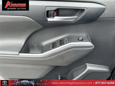 Certified 2020 Toyota Highlander XLE image 20