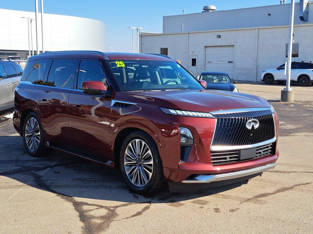 Used 2025 INFINITI QX80 Sensory AWD/4WD image 7