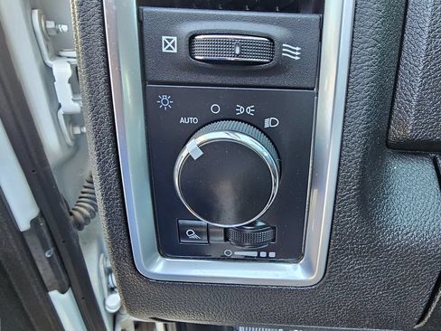 Used 2023 RAM 1500 Classic SLT w/ Electronics Group AWD/4WD image 23
