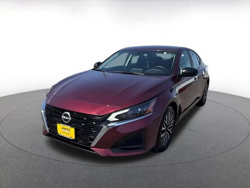Used 2025 Nissan Altima 2.5 SV FWD image 7