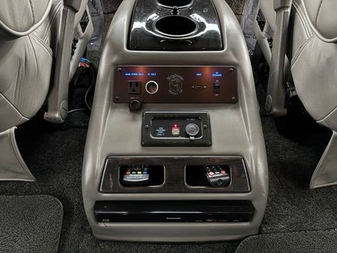 Used 2015 GMC Savana 2500 RWD image 40