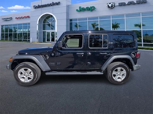 Certified 2022 Jeep Wrangler Unlimited Sport w/ Sun And Sound Package image 4