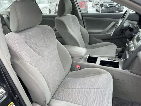 Used 2010 Toyota Camry LE image 14