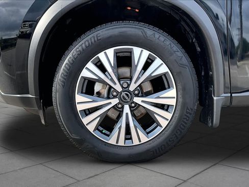 Certified 2023 Nissan Rogue SV image 11