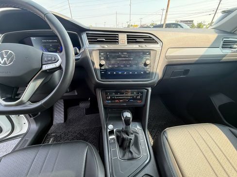 Used 2022 Volkswagen Tiguan SE FWD image 15