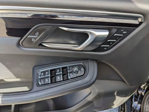 Used 2023 Porsche Macan Turbo image 21