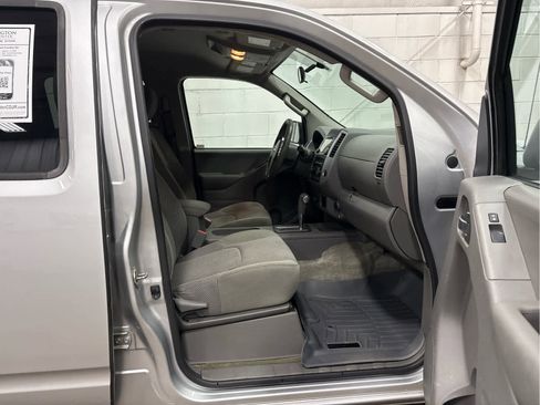 Used 2016 Nissan Frontier SV image 32