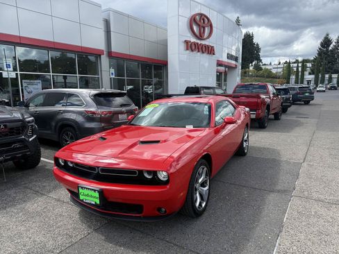 Used 2016 Dodge Challenger SXT Plus RWD image 1