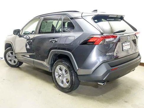 Certified 2022 Toyota RAV4 XLE w/ Convenience Package AWD/4WD image 5