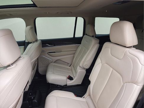 Used 2021 Jeep Grand Cherokee L Limited image 10