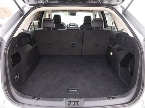 Used 2024 Ford Edge SEL image 7