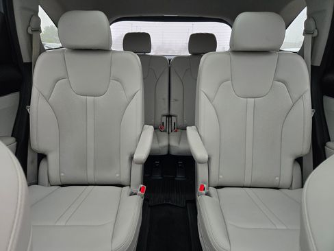 Certified 2023 Kia Sorento EX w/ Panoramic Sunroof Package image 13