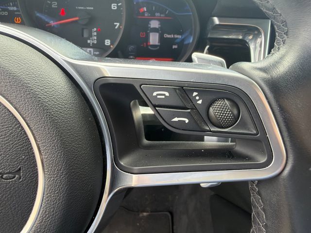 Used 2021 Porsche Macan AWD/4WD image 26