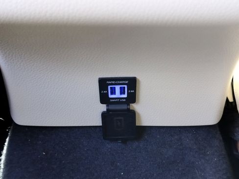 Used 2021 Toyota Camry LE image 16