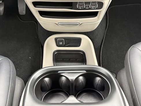 Used 2023 Nissan Altima 2.5 SV image 23