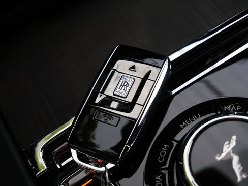 Certified 2021 Rolls-Royce Cullinan AWD/4WD image 32